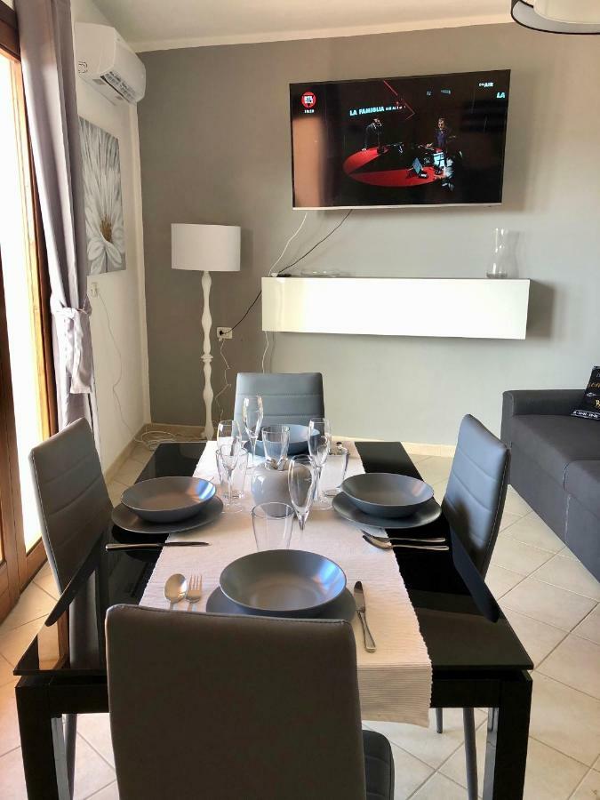 Calypso Home Sea View Badesi Exterior foto